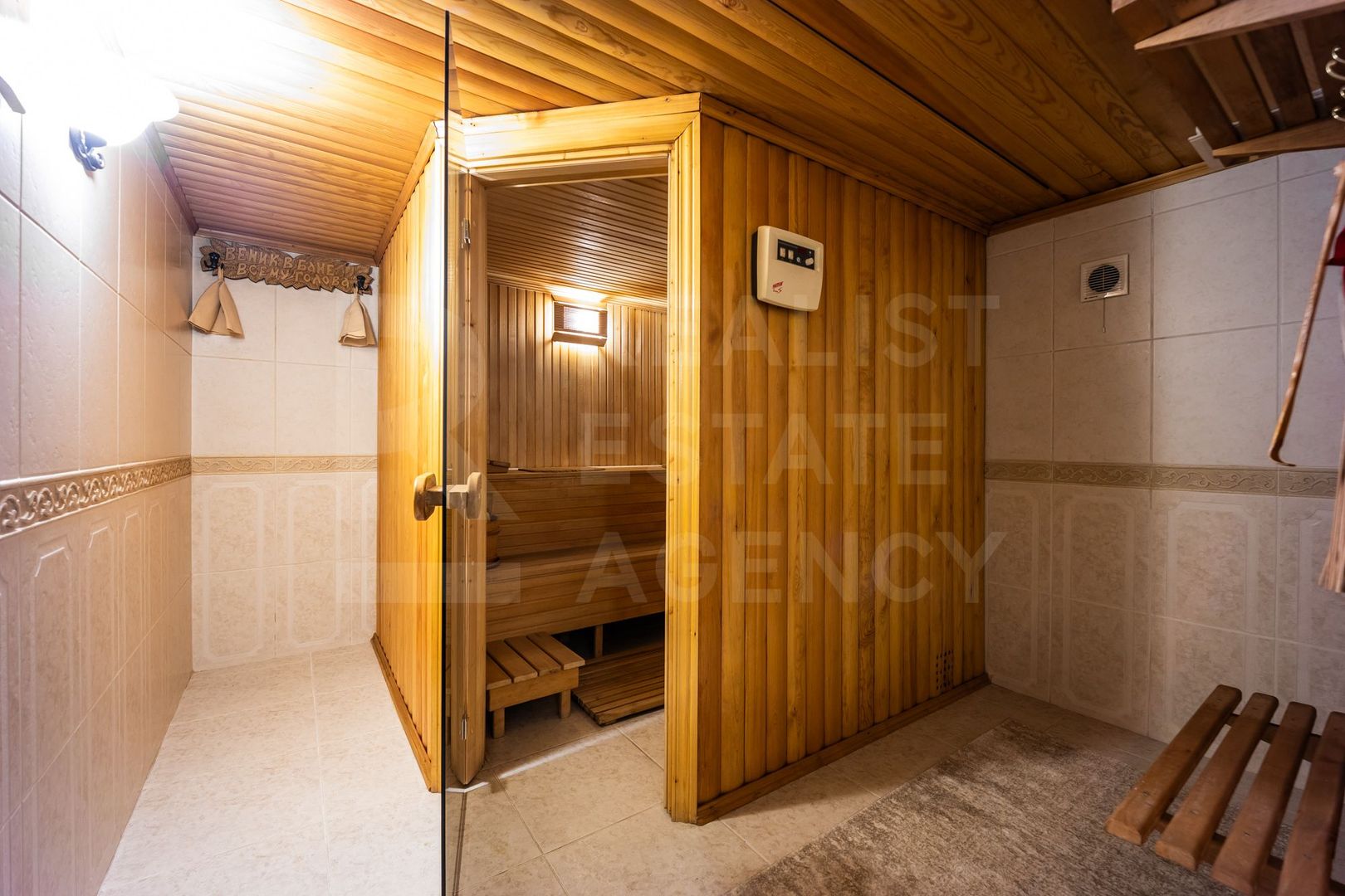 Se oferă spre chirie casă exclusivistă amplasată în Centul orașului - Poză 34