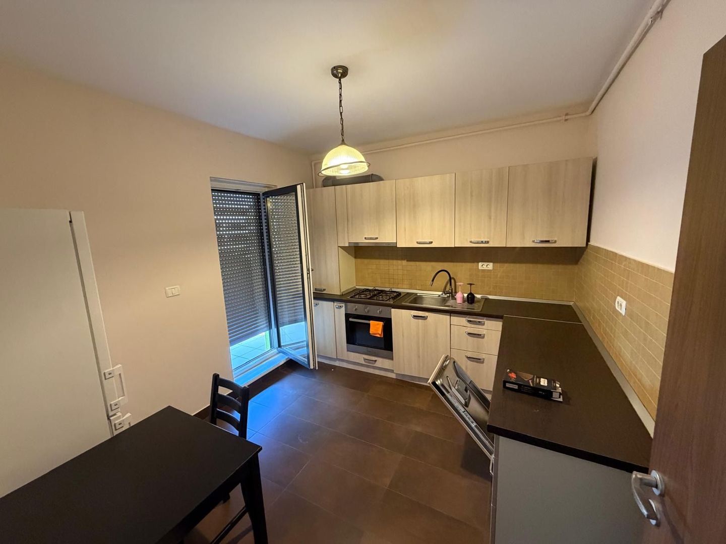 Apartament 3 camere linga Mega Image Dumbravita - Poză 4
