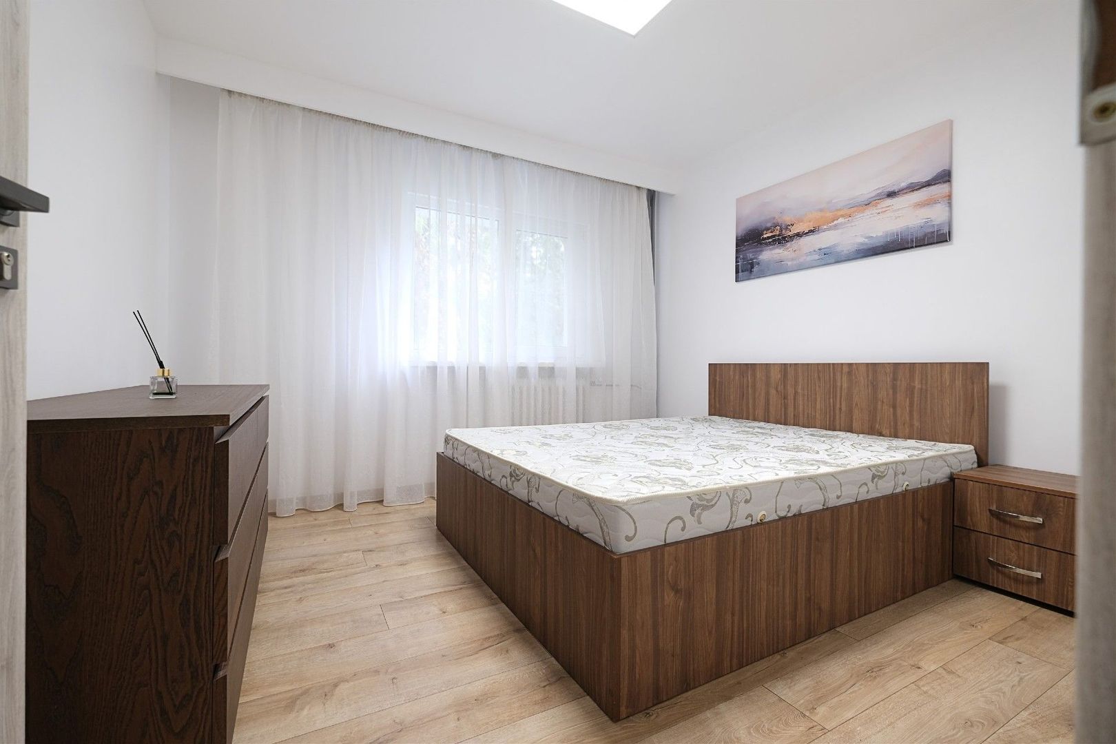 Prima inchiriere ! BANEASA, apartament 3 camere mobilate, etaj 1 - Poză 11