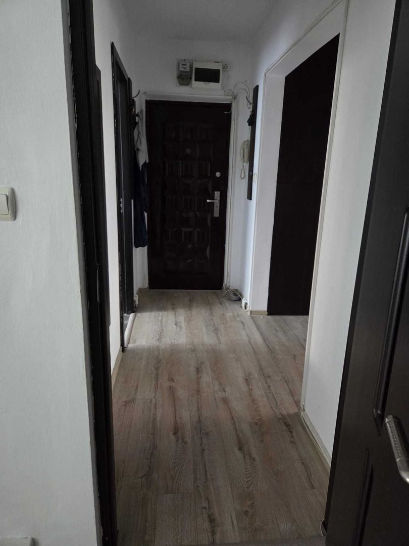 Spitalul Județean | 3 Camere Decomandate | Etaj 1 | Centrală Proprie | Renovat - Poză 8