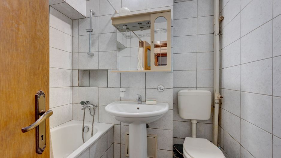 Oportunitate! Apartament 4 Camere 1 Minut Metrou Universitate - Poză 20