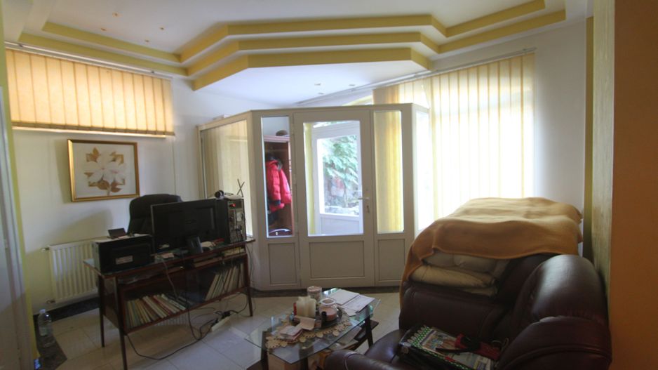 Casă / Vilă cu 8 camere de vânzare în zona Semicentral - Poză 40