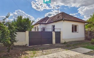 Casă cu 2 camere și 1000 mp teren în Păuliș - Poză 1