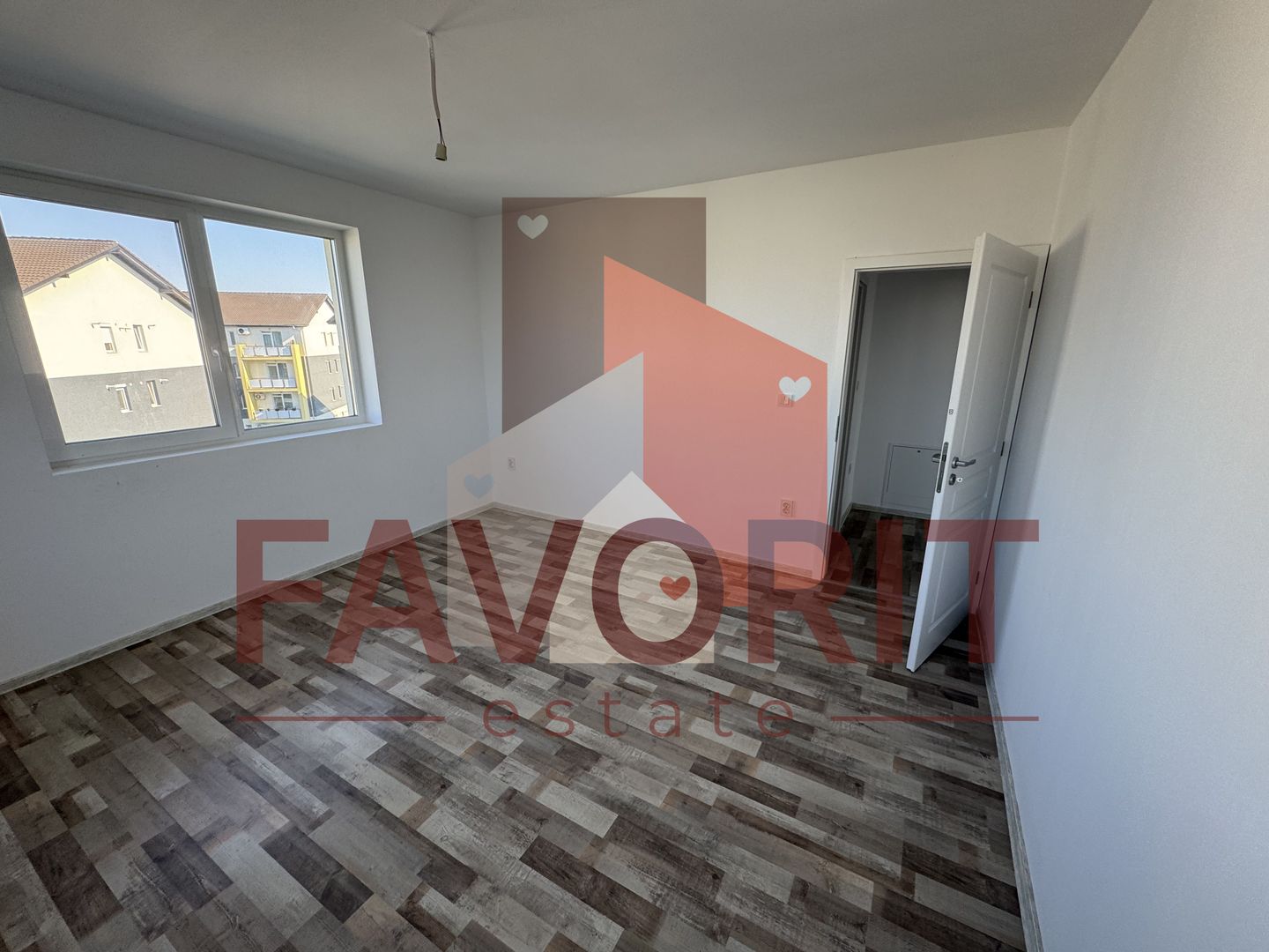 59 mp utili. Disponibil imediat. 2 locuri de parcare inscrise in CF. - Poză 7