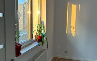 Apartament cu 2 camere semidecomandat la vanzare - Poză 3