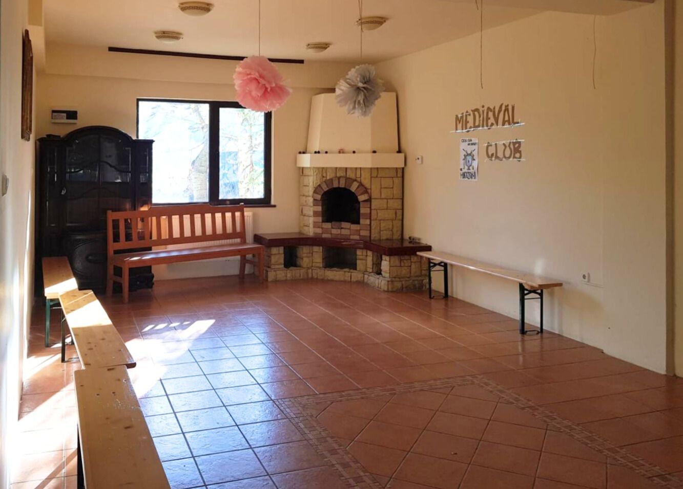 Hotel cu arhitectură montană deosebită poziționare premium Sâmbătă de Sus - Poză 14