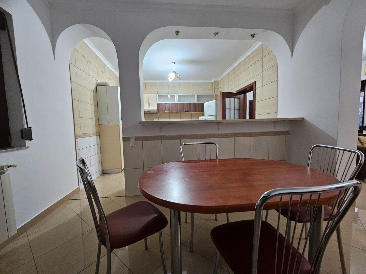 Apartament 3 camere de inchirat Rond OMV Pipera Nou curte 45M - Poză 3