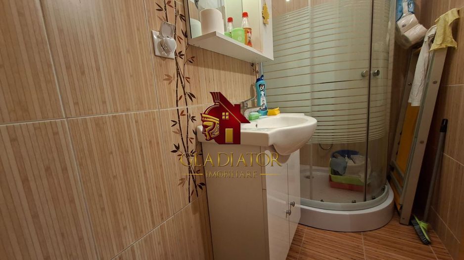 Cartier Visoianu ETAJ 1, bloc 2015, parcare, loc de joaca, statie BUS - Poză 7