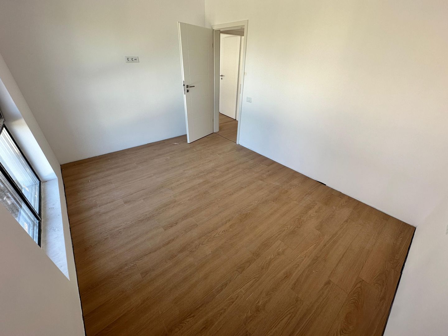 CASA SINGULARA- 5 CAMERE, TOATE UTILITATILE, FINISAJE PREMIUM,COMIS 0% - Poză 14