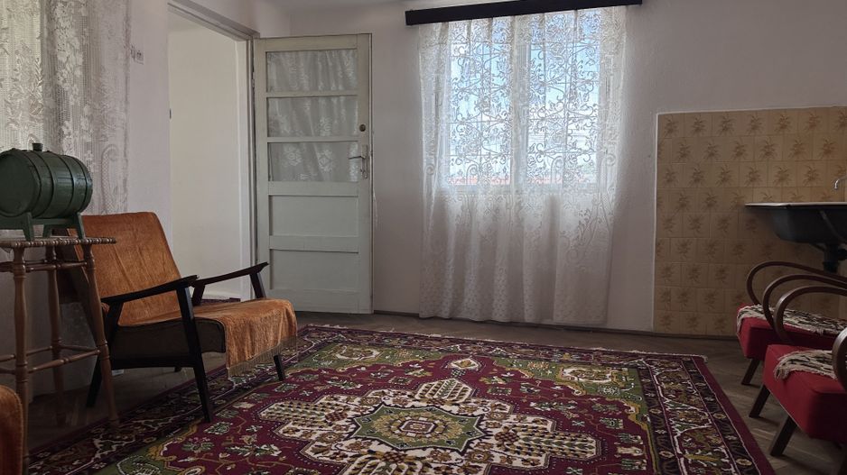 Vanzare casă cu potențial rezidențial și comercial în Pucioasa -441 mp - Poză 17