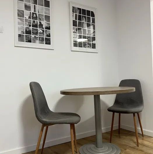 Apartament 2 camere Piața Victoriei – renovat complet, balcon - Poză 2