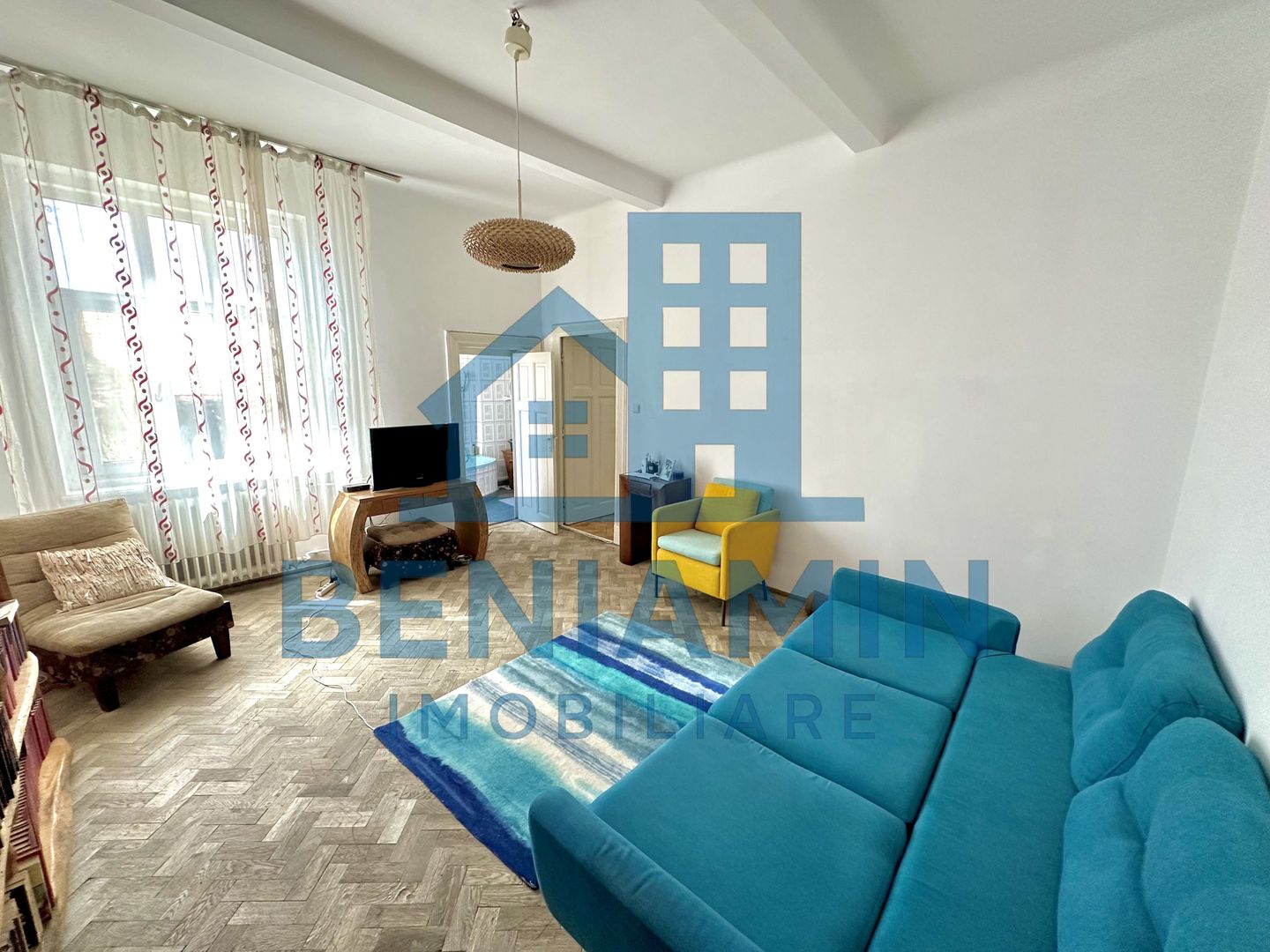 Apartament 107mp-Vizavi de Primarie-Etaj 2-Casa alba-Foarte spatios - Poză 3