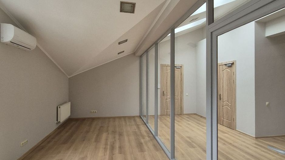 Spațiu comercial cu 6 camere de închiriat în Centru, Chișinău - Poză 9