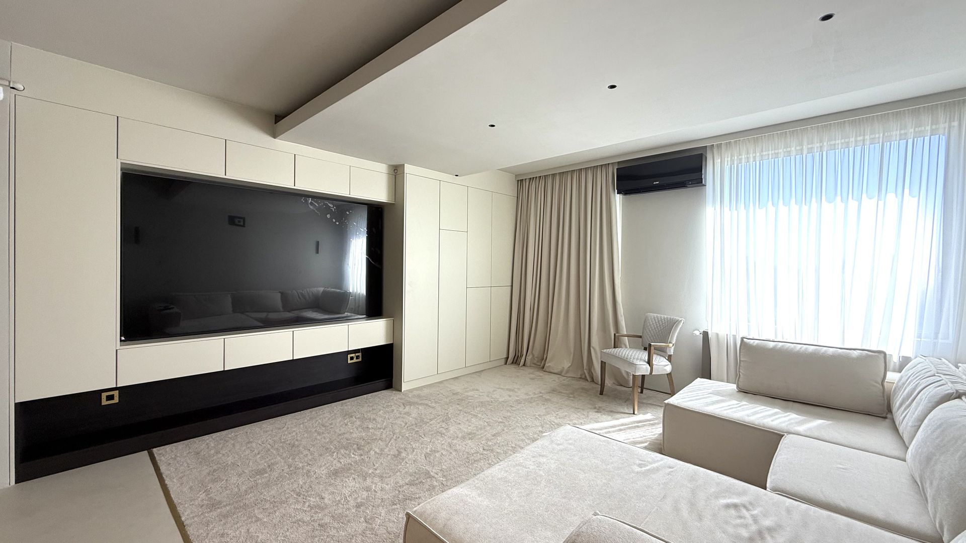 APARTAMENT ULTRAFINISAT - Poză 1