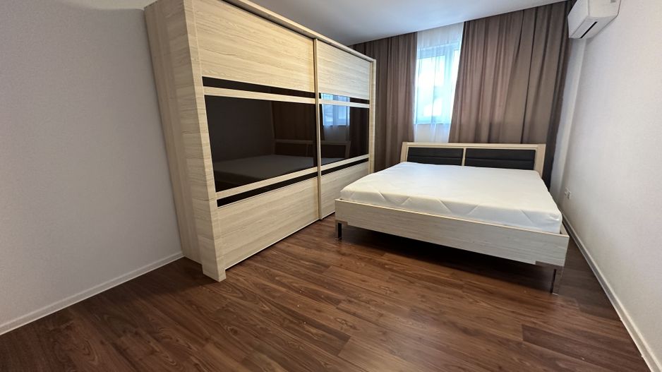 Apartament in vila cu curte-  Dumbravita - Poză 10