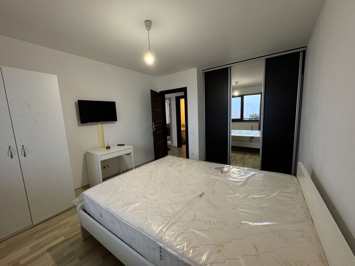 Apartament 2 camere  Drumul Taberei Centrala Parcare Subterana - Poză 5