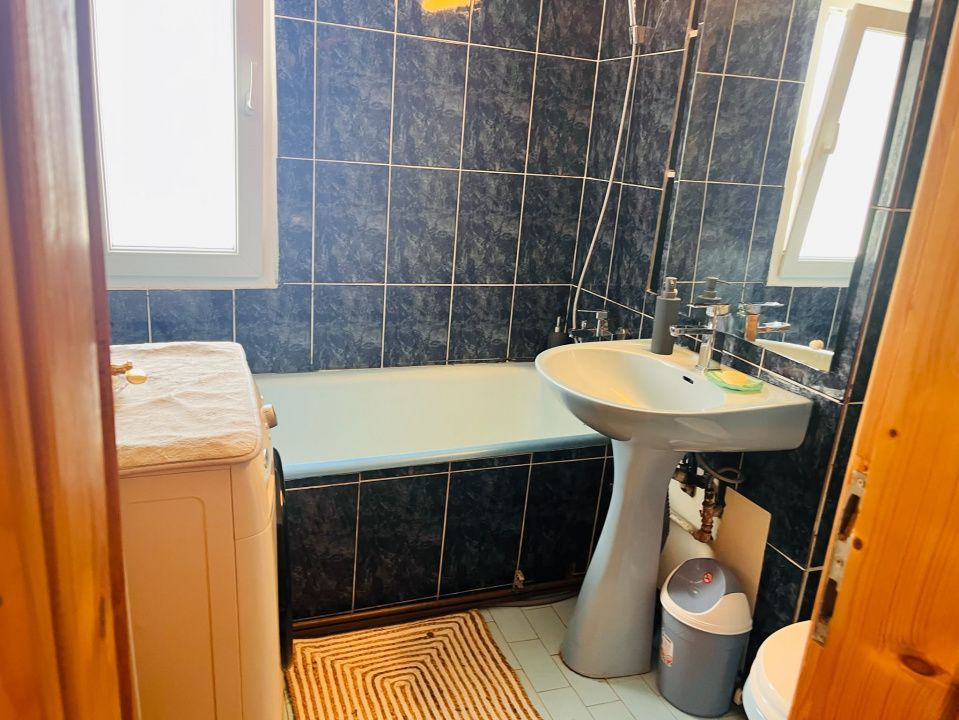 Apartament ultracentral, 3 camere, cu priveliste impresionanta, langa Mercur - Poză 9