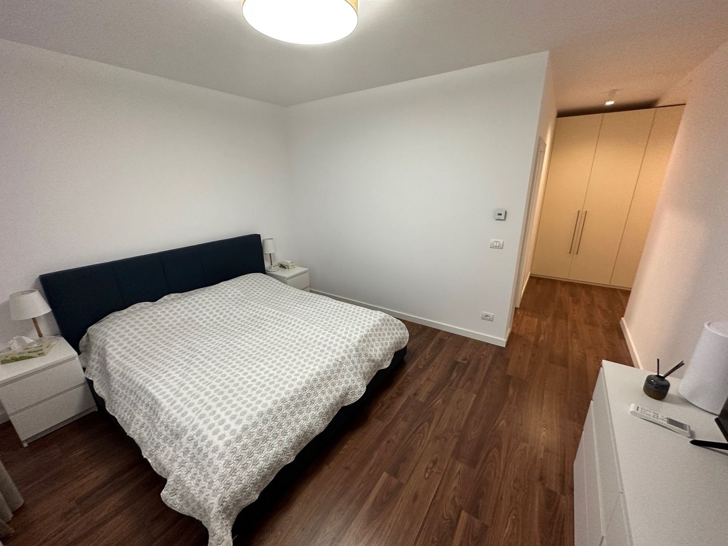 Apartament in vila cu curte  Dumbravita - Poză 10