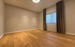 Jumatate din vila in zona Floreasca - Poză 14