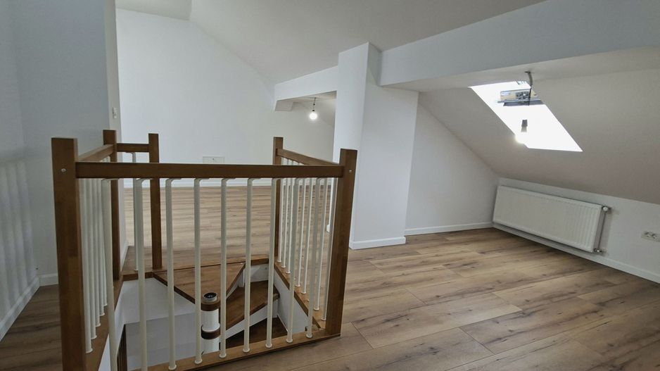 Apartament complet renovat cu 4 camere - Poză 22