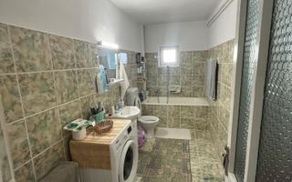 Vanzare casă cu 6 camere,  zona Someseni, central. Ideal familie. - Poză 5