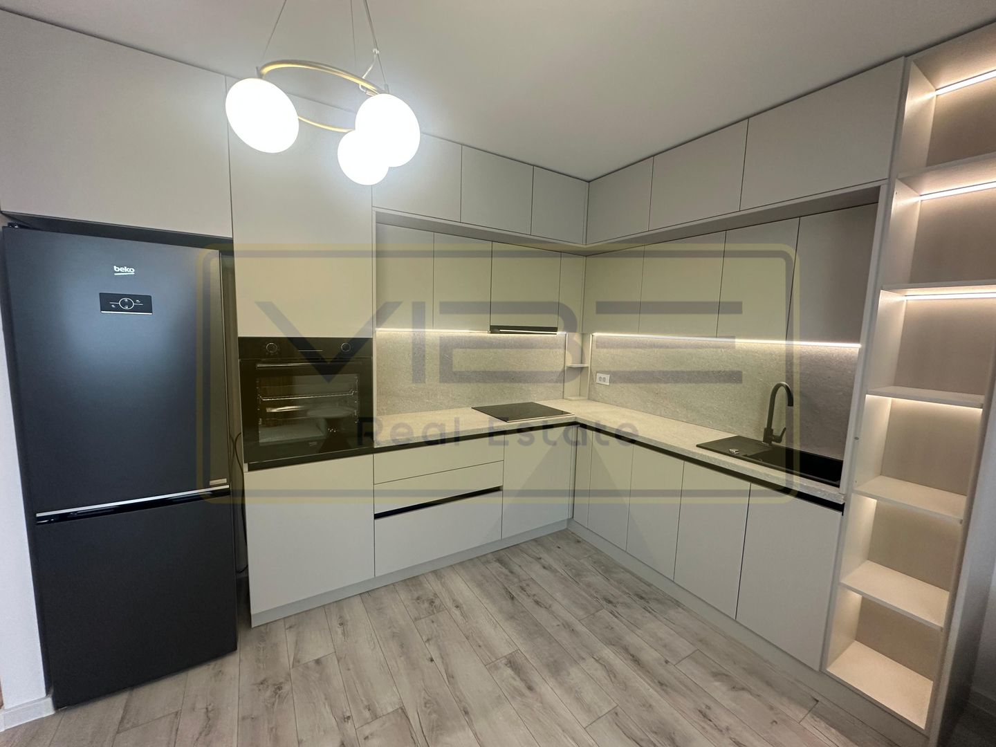 Poitiers Tower -Prima inchiriere - 2 camere + dressing  - mobilat modern - Poză 14