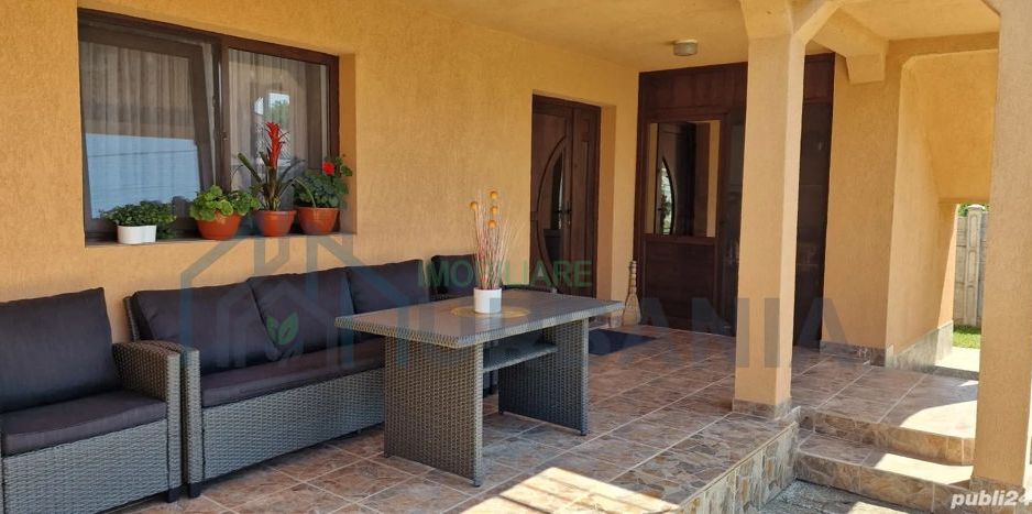 Casă cu mansardă - Poză 4