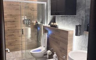 Vila deosebita cu piscina interioară - Poză 5