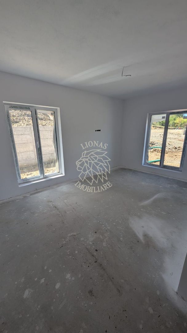 Casa Finisata 4 camere 118 mp+terasa 16 mp-Zona Str. Ghinzii - Poză 1