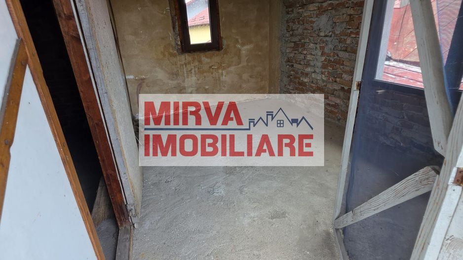 🏡 Casă renovată cu 6 camere, teren 557 mp – Berceni, Prahova - Poză 20