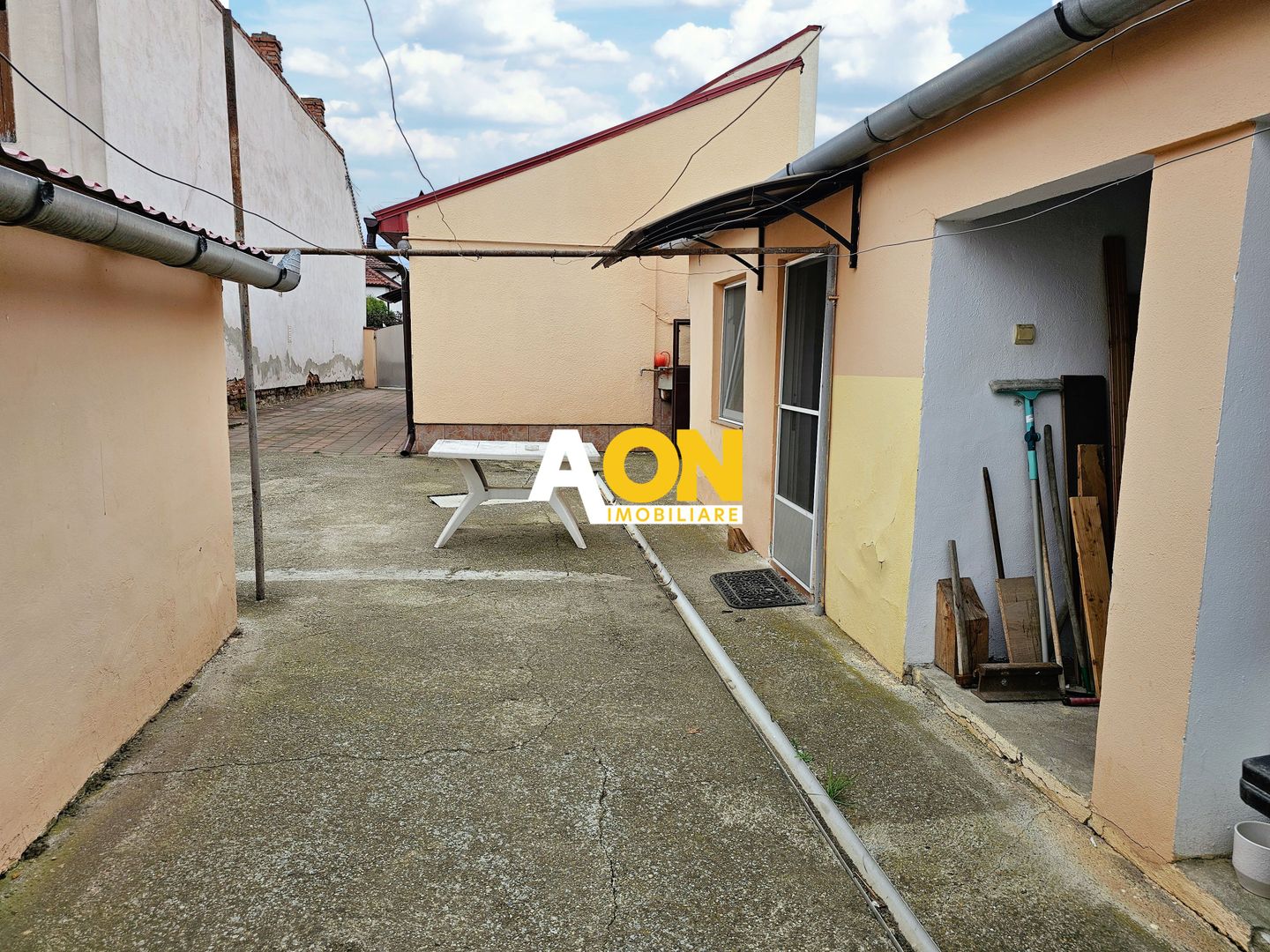 Casa 3 camere, 2 bai, mobilata, utilata, 645 mp teren, zona Lipoveni - Poză 17