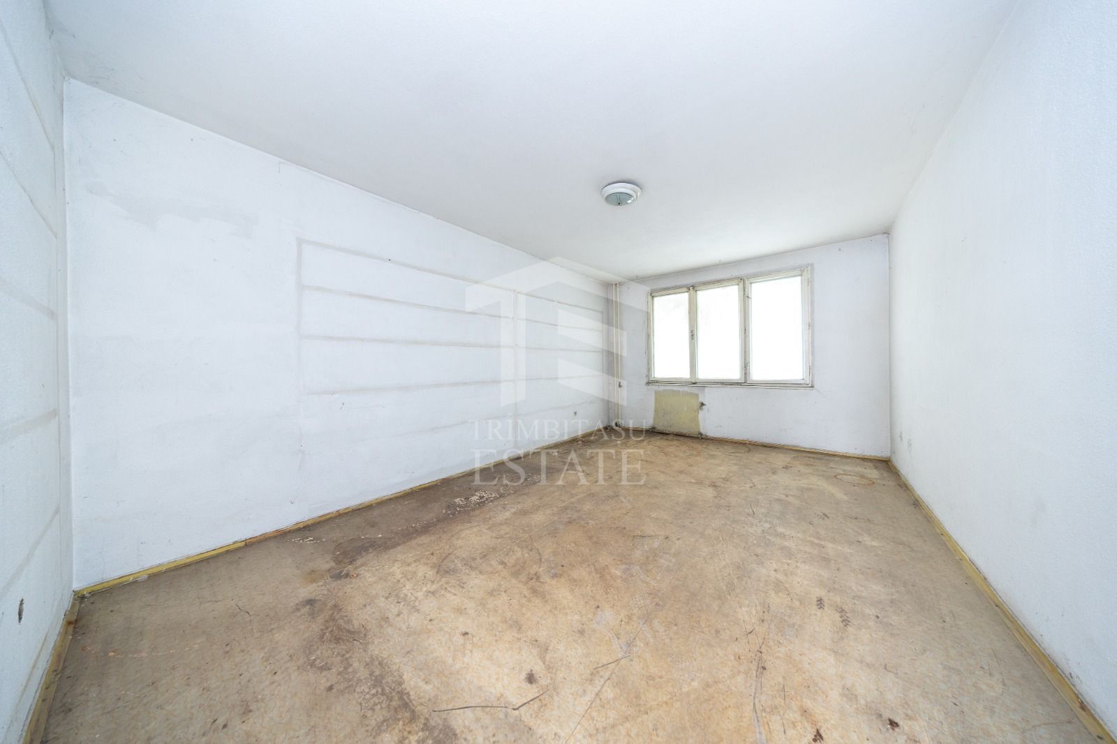 Triaj-Coresi-3 camere+2 bai-70 mp utili NERENOVAT - Poză 7