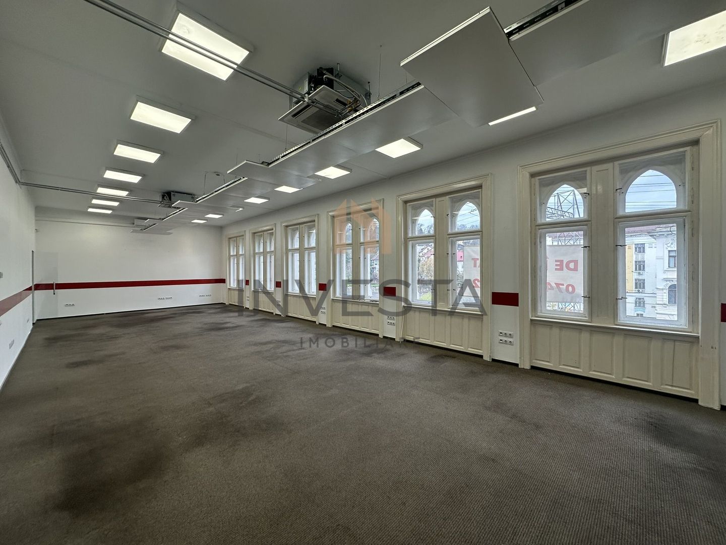 Spatiu de birouri Ultracentral! Cladire istorica! Renovat complet! - Poză 1