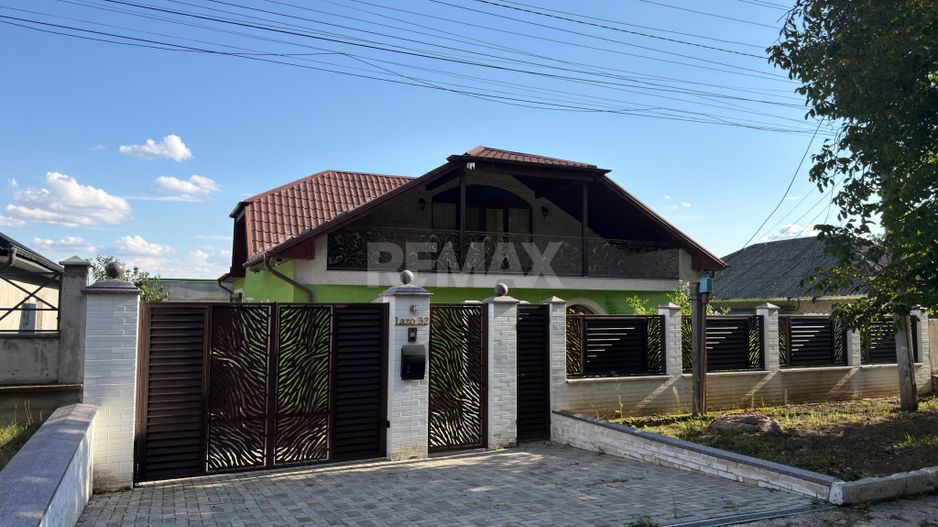 Casă în 3 niveluri Teren 5,4 ari – Orhei, str. Serghei Lazo - Poză 1