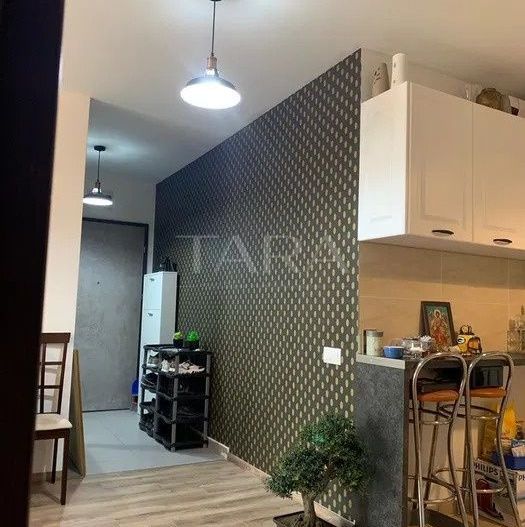 Apartament cu 2 camere, mobilat și utilat, cu parcare inclusă. - Poză 5