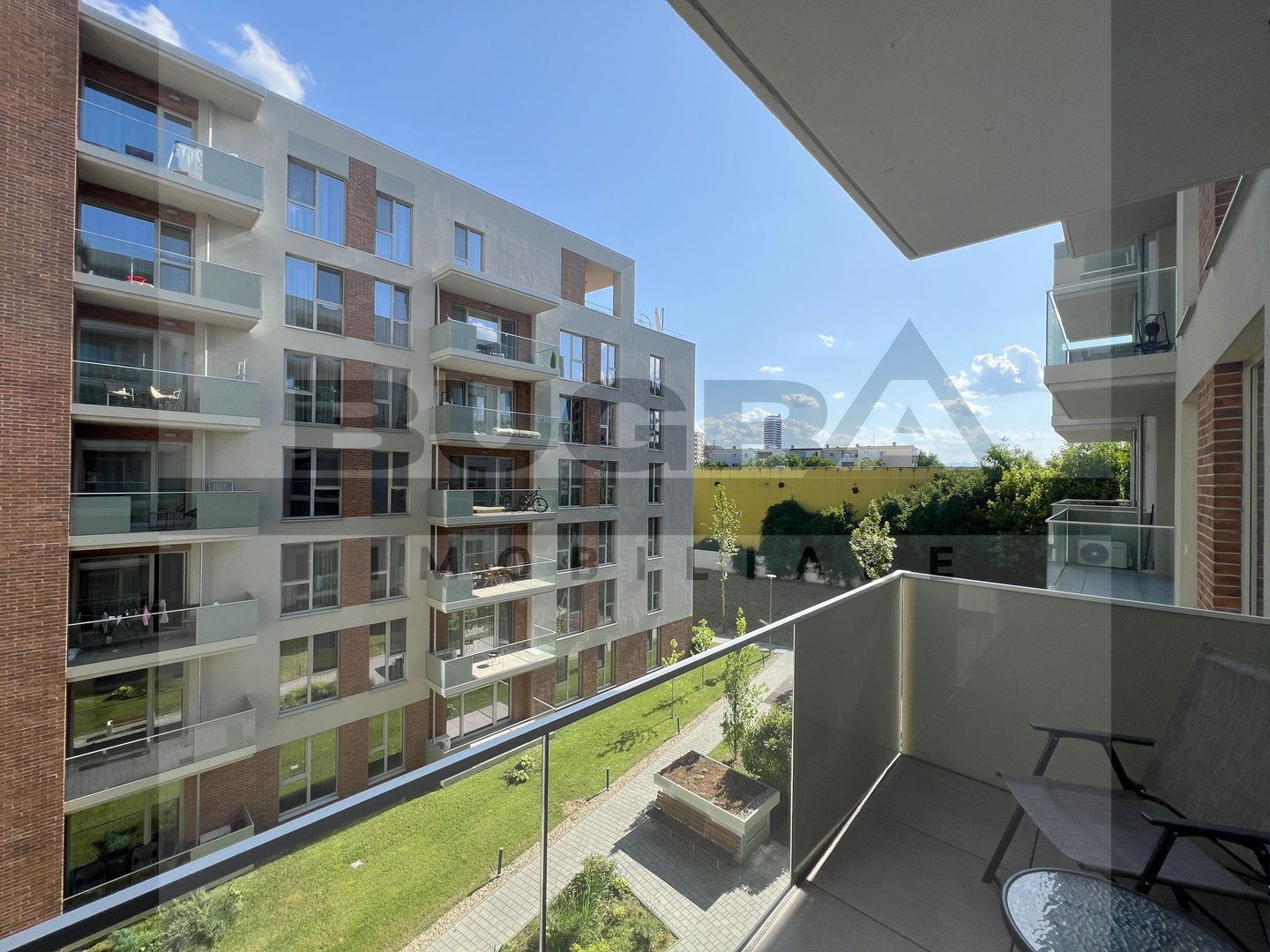 Apartament de 2 camere, LUX, parcare subterana, zona strazii Tasnad - Poză 10