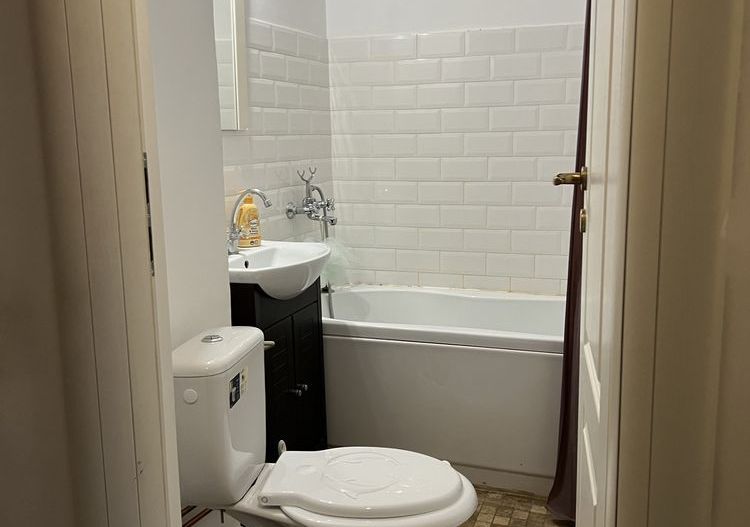 Garsoniera Dristor langa statia de metrou - Poză 7