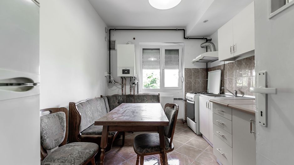 Apartament cu 2 camere, lângă Liceul De Artă Sabin Drăgoi - Poză 4