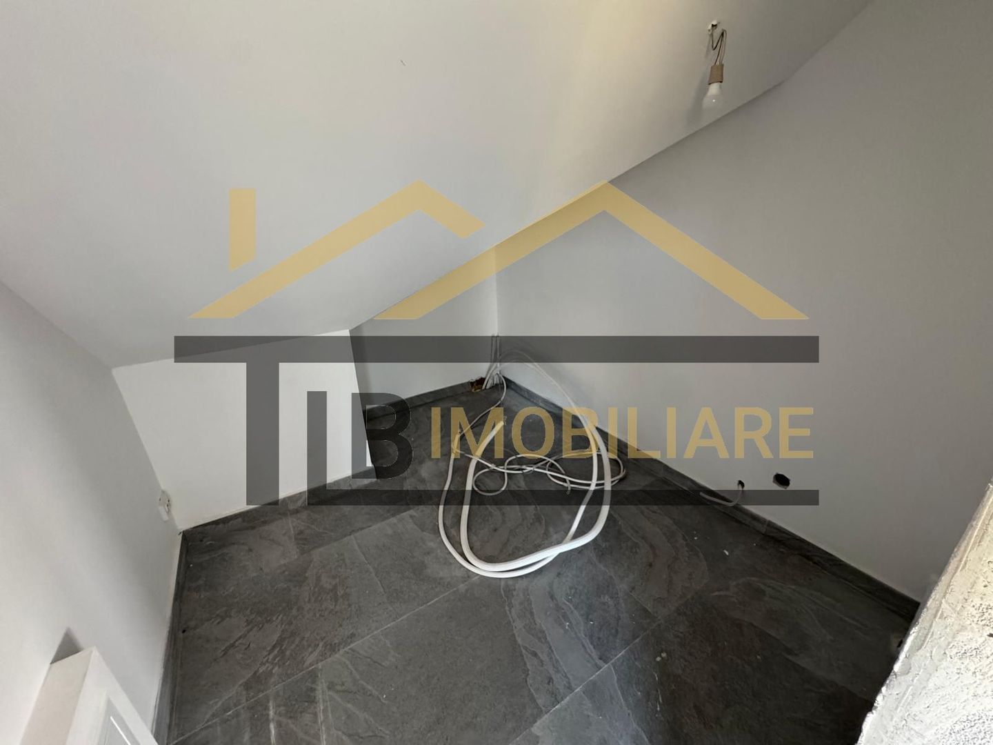 Casa individuala 4 camere, 181 mp utili, teren 822mp, zona Unirii - Poză 16