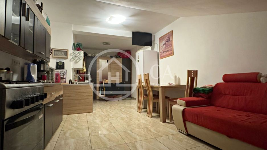 Apartament cu 3 camere de vanzare in zona Rogerius Oradea - Poză 1