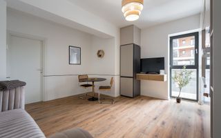 Inchiriere apartament 3 camere | Sisesti - Poză 2