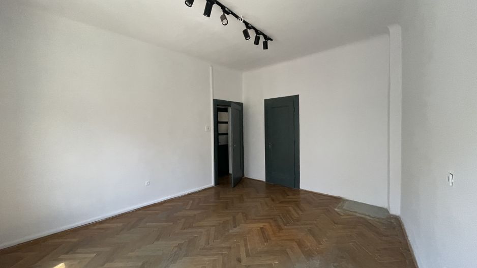 Apartament cu farmec istoric, 120 mp, în inima Clujului – Strada Eroilor - Poză 3