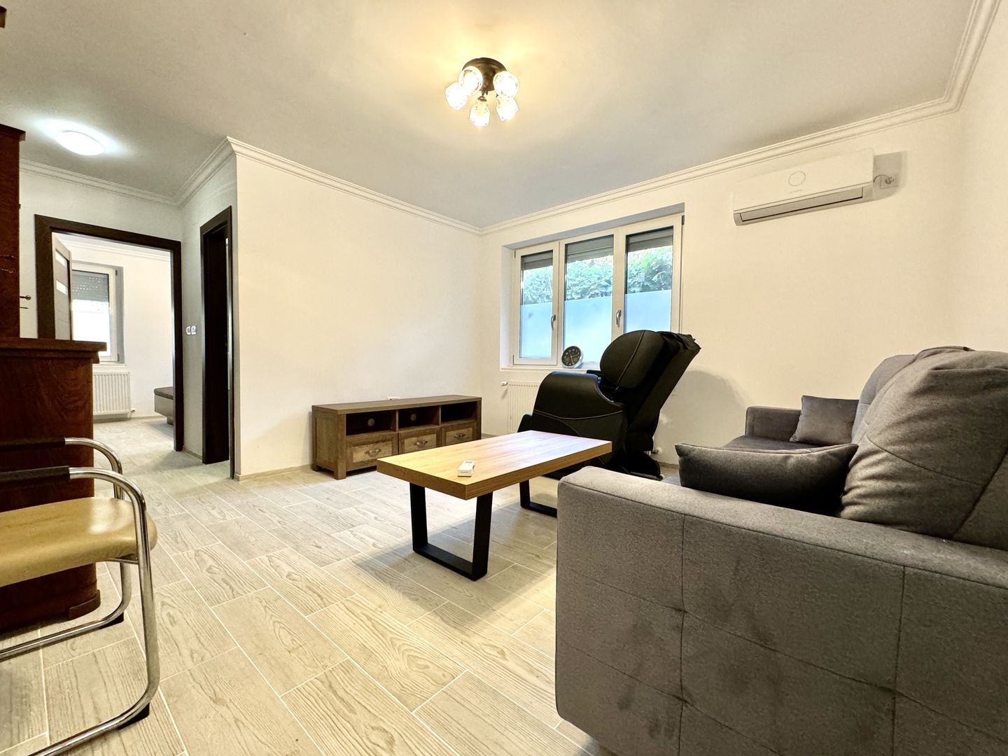 Apartament 2 camere, renovat, pet friendly, zona Central- Piata 700 - Poză 3