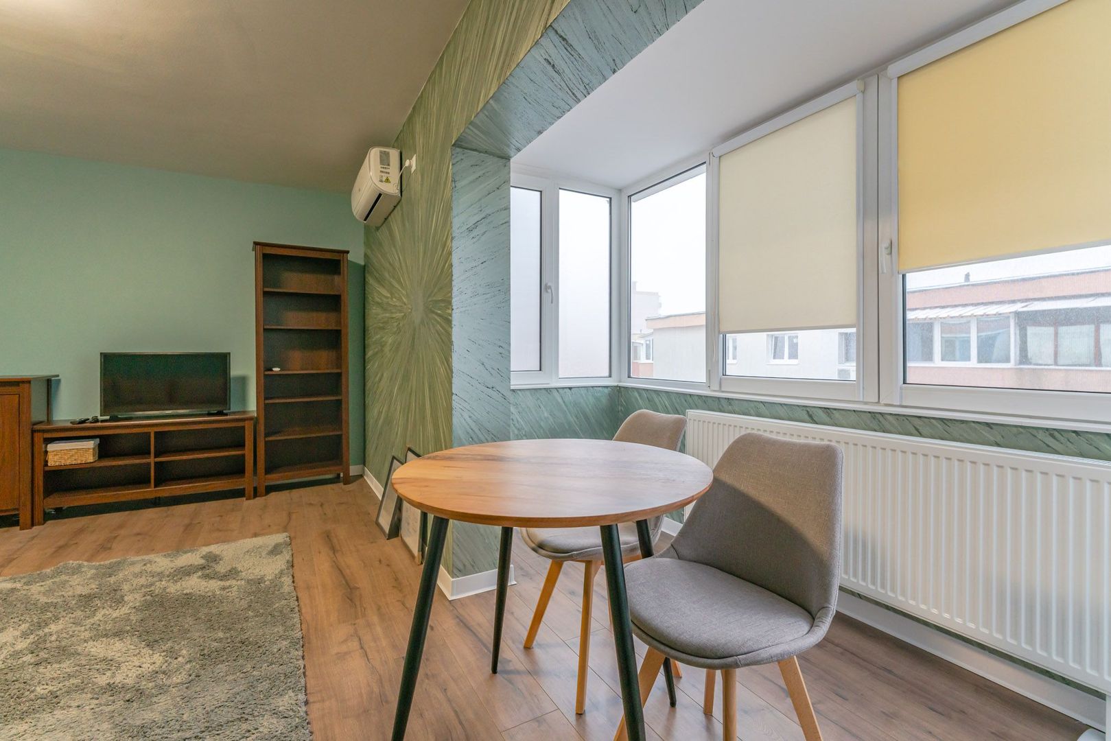 Chirie 2 camere Astra Brașov: 57 mp, AC și două balcoane închise - Poză 4