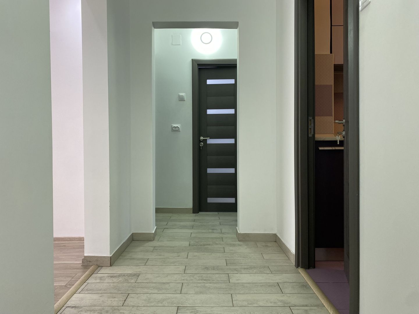 Etajul 1! VAnzare apartament cu 3 camere in Targoviste - micro 11 - Poză 10
