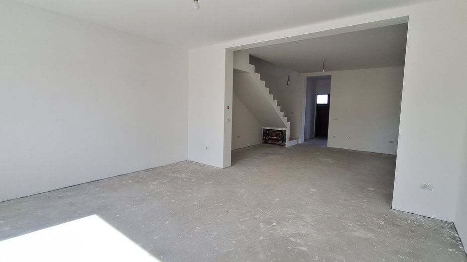 Duplex modern P+E cu 4 camere - Poză 31