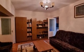 Vand apartament 2 camere, semidecomandat, situat central - Poză 4