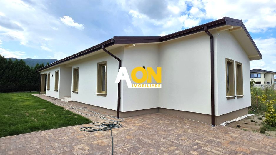 Casă nouă, 4 camere, mobilată, utilată, 418 mp teren, Micești - Poză 2