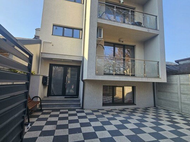 Apartament 2 cam nemobilat  si curte proprie - Poză 1