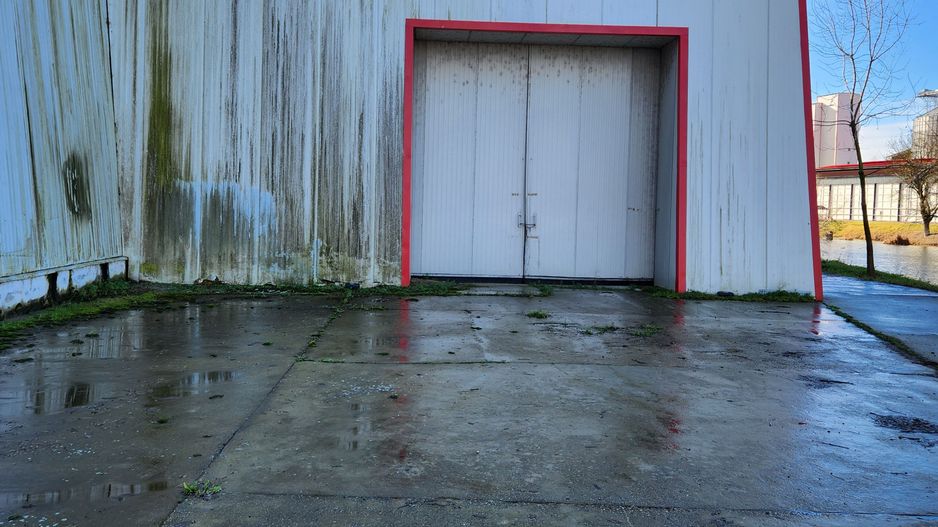 Hale depozit-productie industriala la 20 km de TM - Poză 14